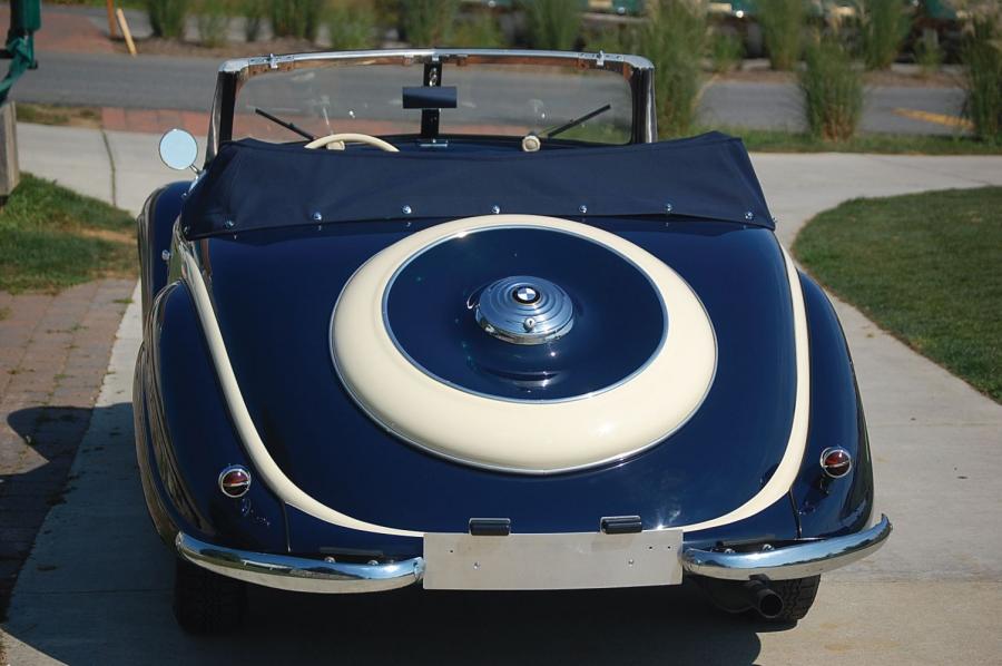  BMW 327/2 Sport Convertible 1953 года  (фото 6 из 17)
